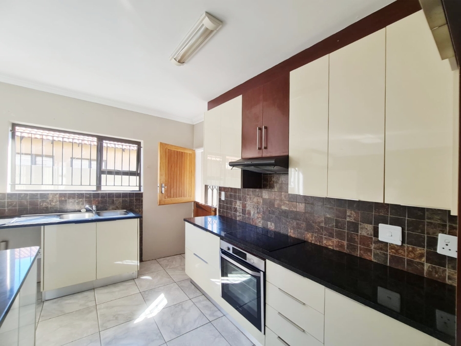 To Let 3 Bedroom Property for Rent in Melodie North West